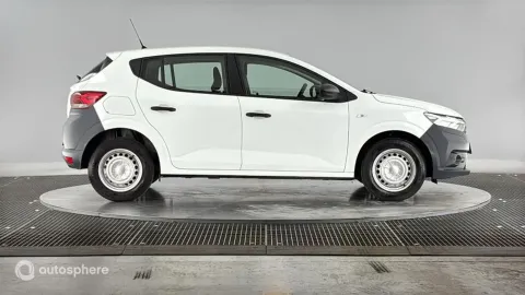 Car image 3