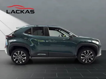 Car image 4