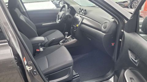 Car image 11