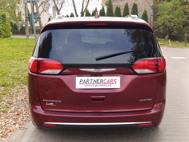 Chrysler Pacifica 214 kW image number 4