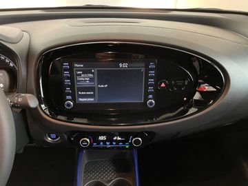 Car image 14