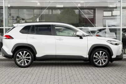 Car image 3