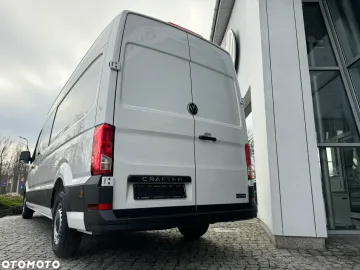 Car image 35