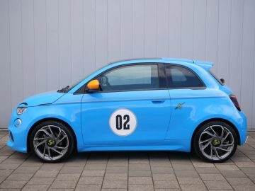 Car image 4