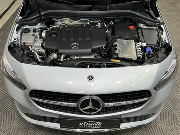 Car image 32