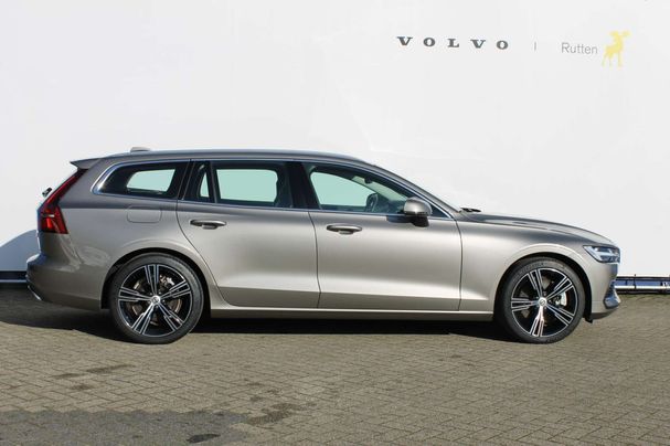 Volvo V60 T8 AWD Recharge 335 kW image number 2