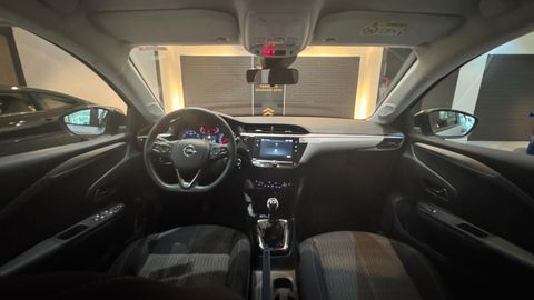 Car image 15