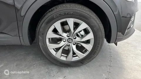 Car image 20