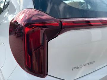 Car image 33