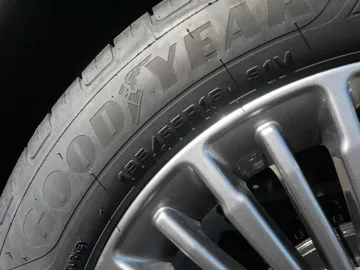 Car image 31