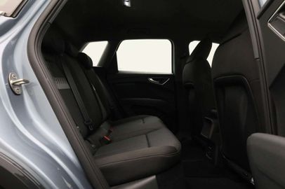 Car image 37