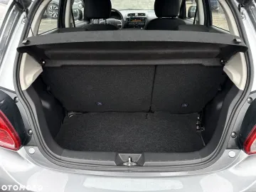 Car image 28