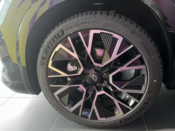 Car image 47