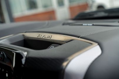 Car image 48