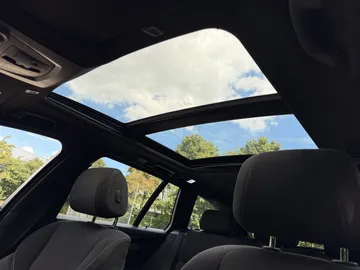 Car image 40