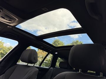 Car image 40
