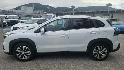 Car image 4