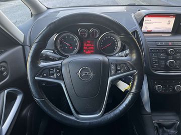 Car image 12