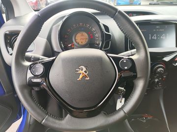 Car image 15