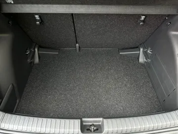 Car image 38