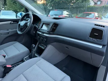 Car image 28
