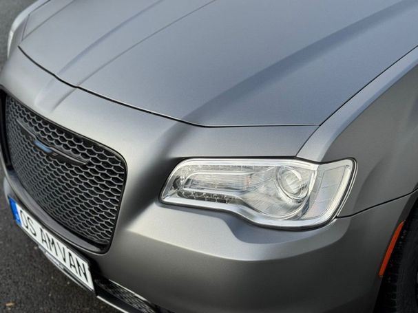 Chrysler 300C 218 kW image number 11