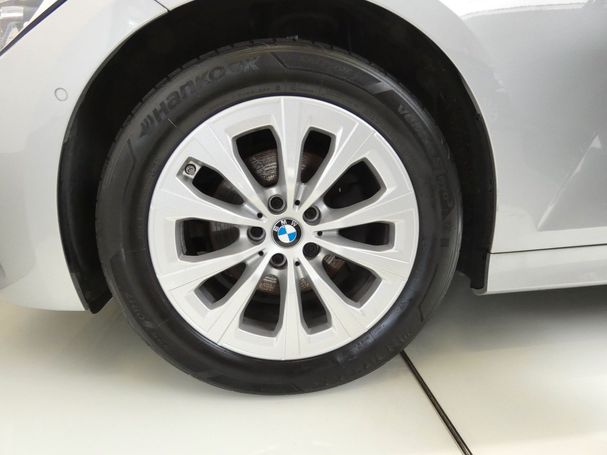 BMW 320i Touring 135 kW image number 23