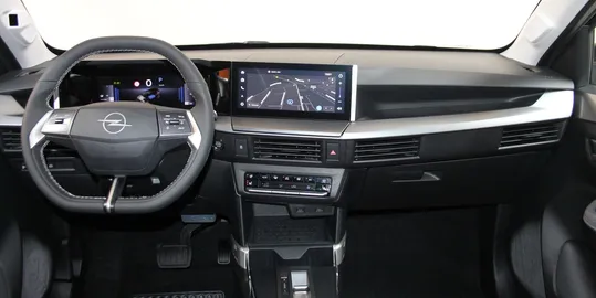 Car image 24