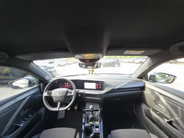 Car image 25