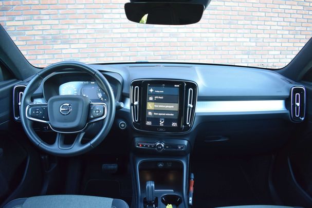 Volvo XC40 T2 Momentum 95 kW image number 3