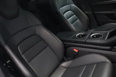 Car image 40