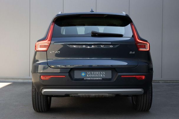 Volvo XC40 B4 Momentum 145 kW image number 6