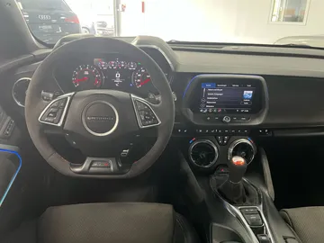 Car image 24