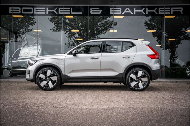 Volvo XC40 Recharge T4 Plus Dark 155 kW image number 2