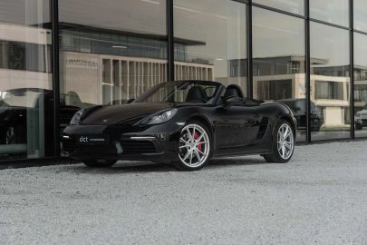 Car image 27