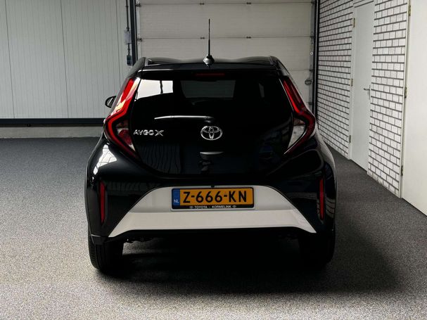 Toyota Aygo X 1.0 VVT-i 53 kW image number 6