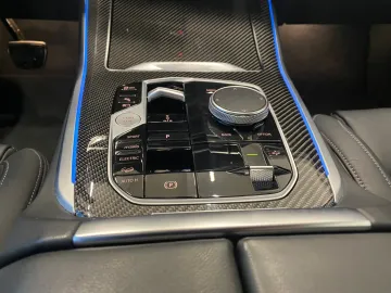 Car image 34