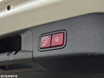 Car image 40