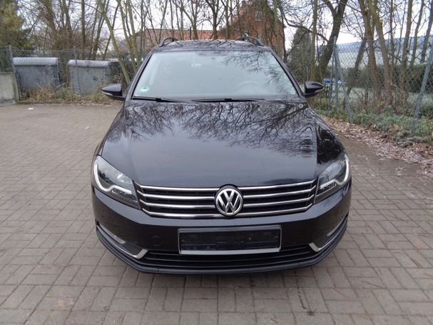 Volkswagen Passat Variant BlueMotion Trendline 77 kW image number 2