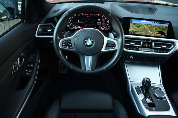 BMW 330 e M Sport 215 kW image number 23