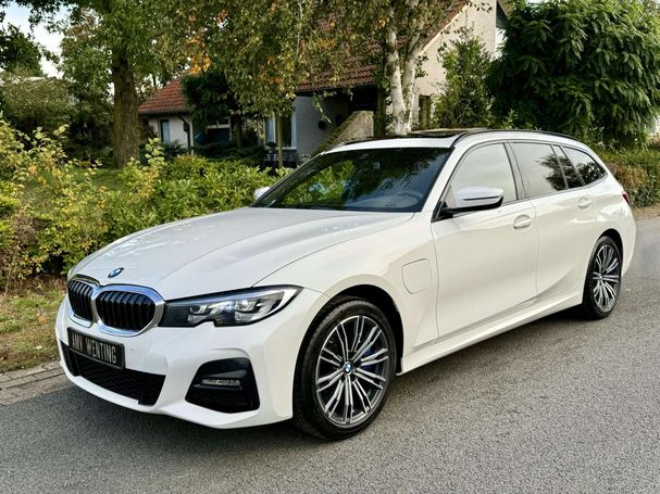 BMW 330e Touring M Sport xDrive 215 kW image number 1