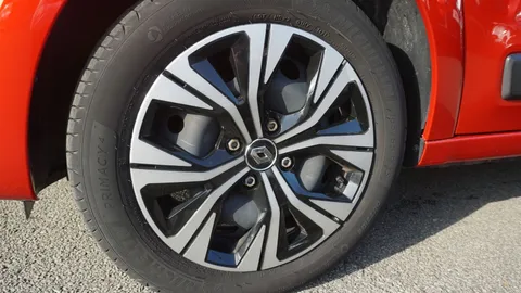 Car image 26