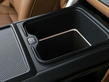 Car image 29