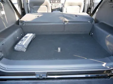 Car image 28