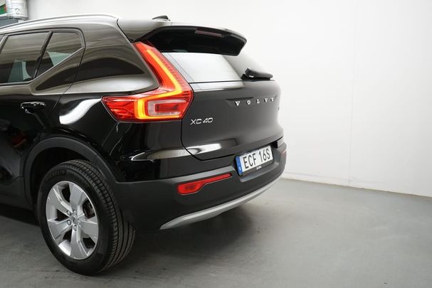 Volvo XC40 T2 Momentum 95 kW image number 4