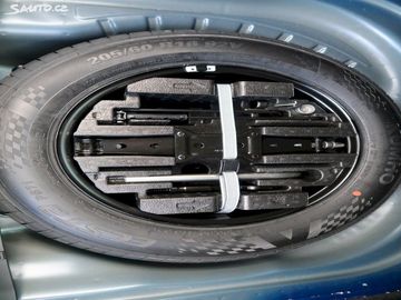 Car image 28