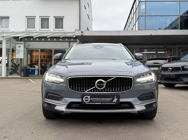 Volvo V90 Cross Country B4 Pro AWD 145 kW image number 2