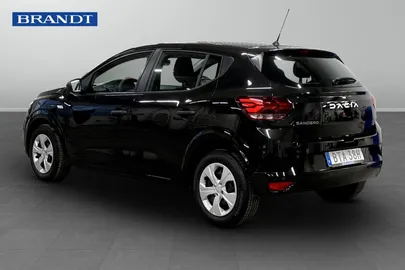 Car image 2