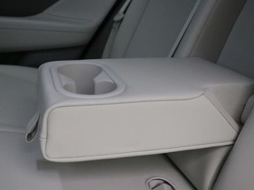 Car image 37