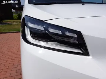 Car image 38